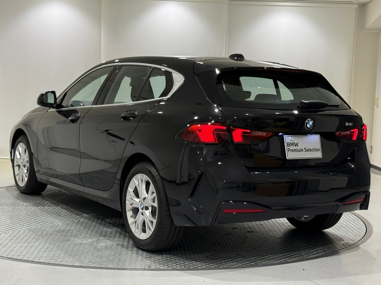 120 Sport Sports Hatch