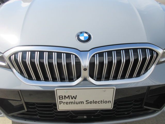 320d xDrive Berline RHD