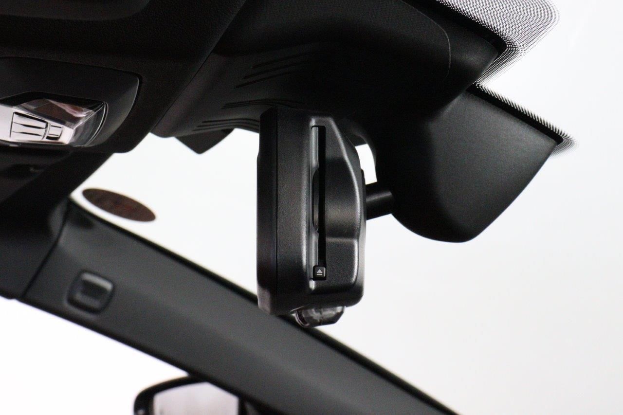 G*** M* C********** M x***** C********** RHD