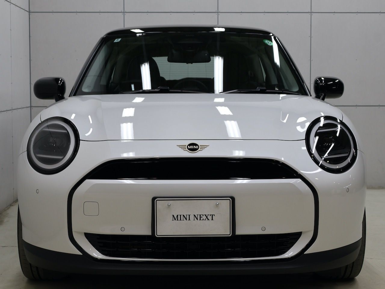 J01 MINI Cooper E