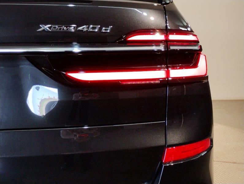 X7 xDrive40d RHD US