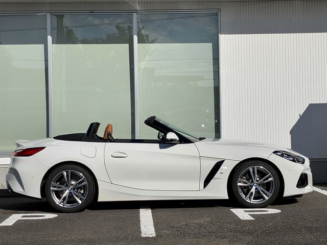 G29 z4 sDrive20i RHD