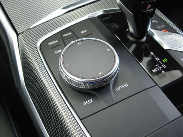 G20 320d xDrive RHD Saloon