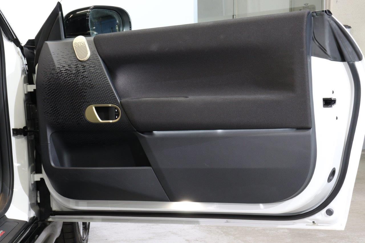 J01 MINI John Cooper Works Electric