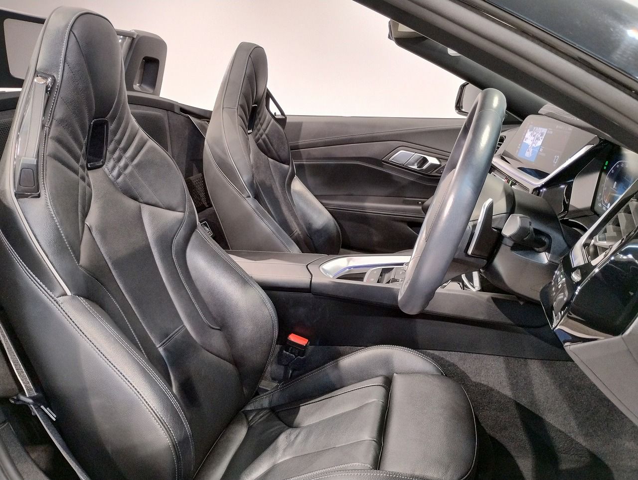 G29 z4 sDrive20i RHD