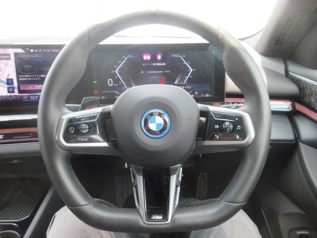 BMW i5 eDrive40 M Sport RHD