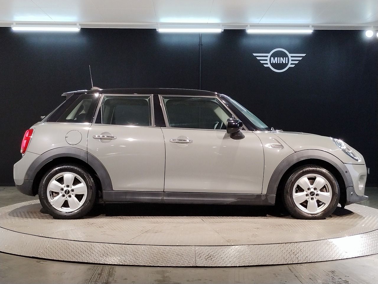 F55 COOPER D (AT)