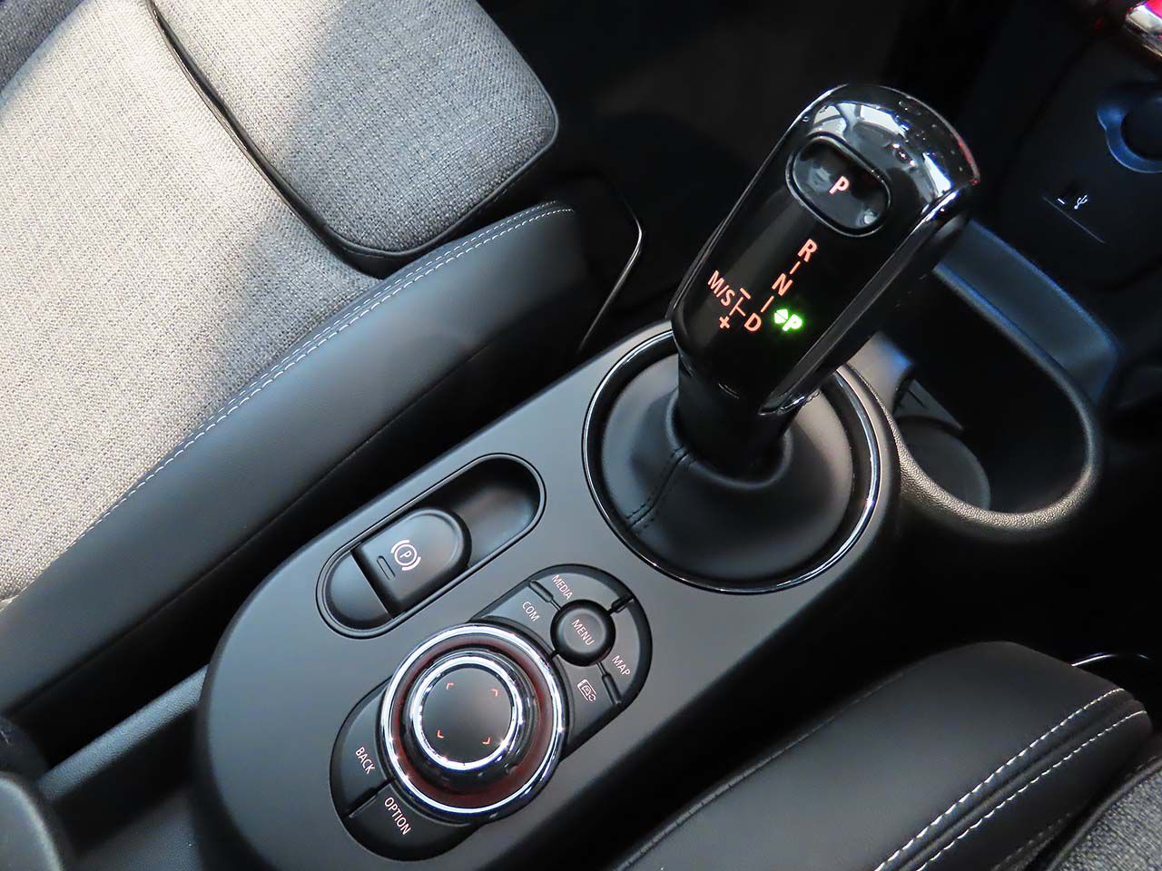 MINI Cooper F56 RHD