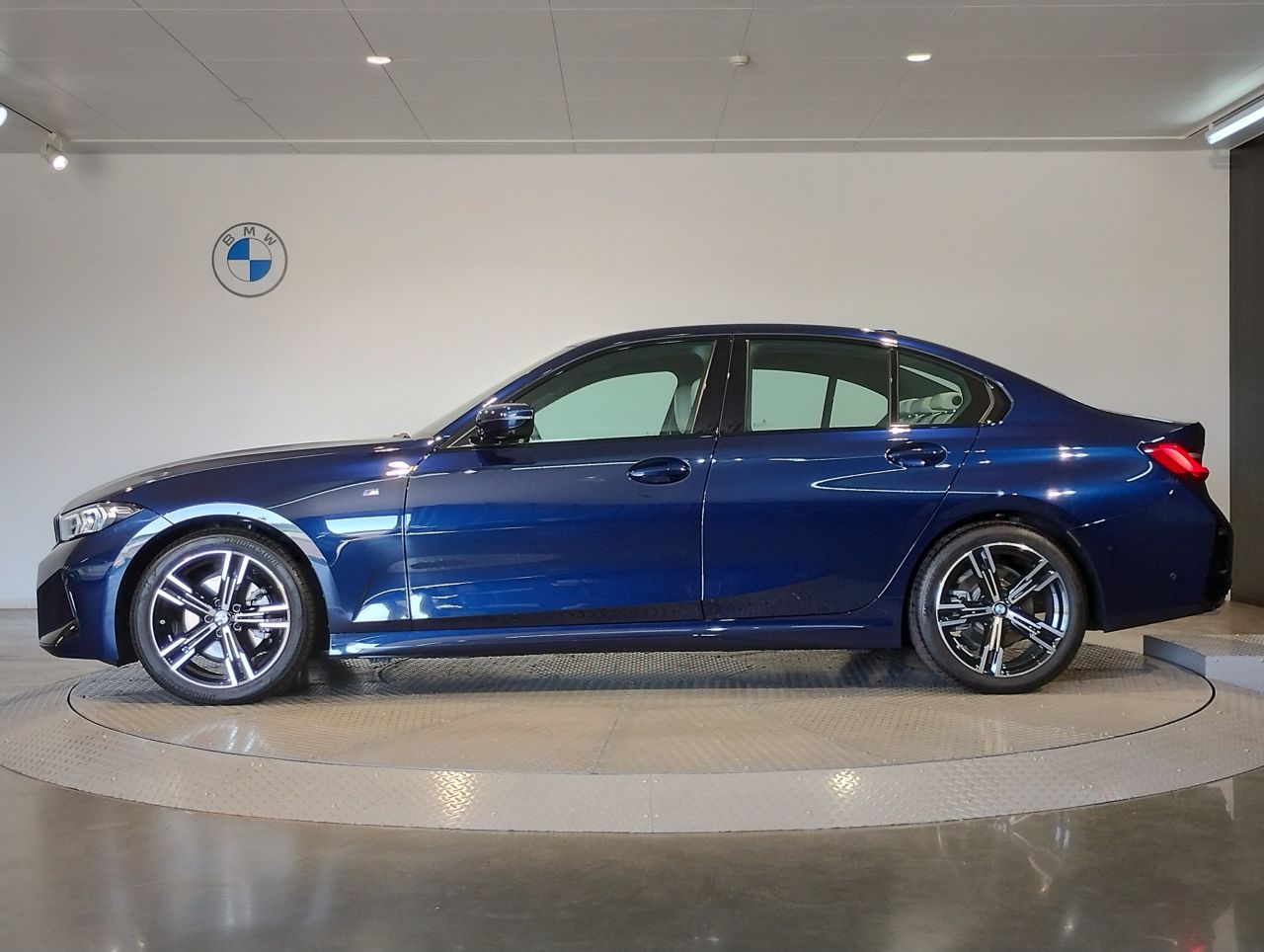 320d xDrive Berline RHD