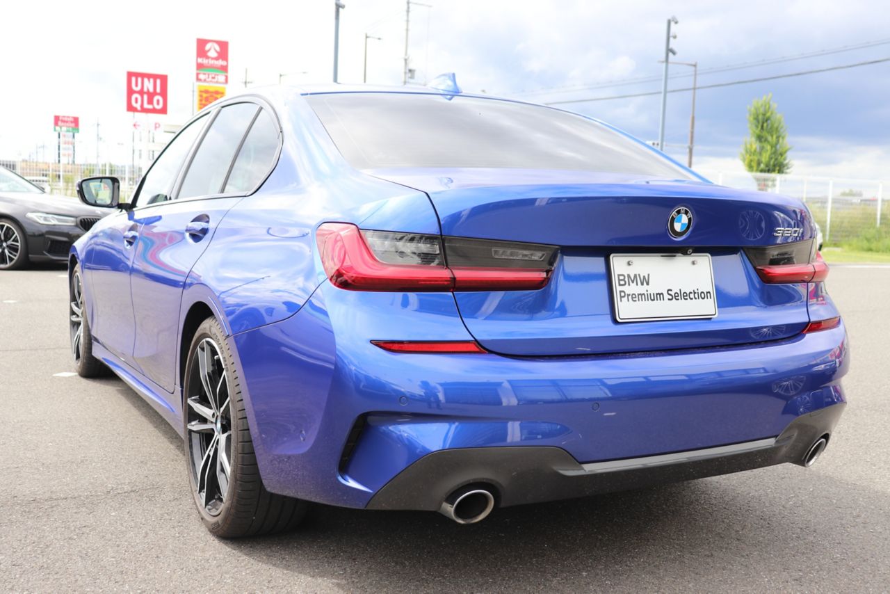 320i Sedan RHD