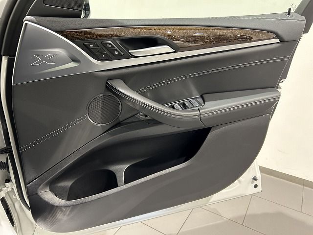 X4 xDrive20d RHD