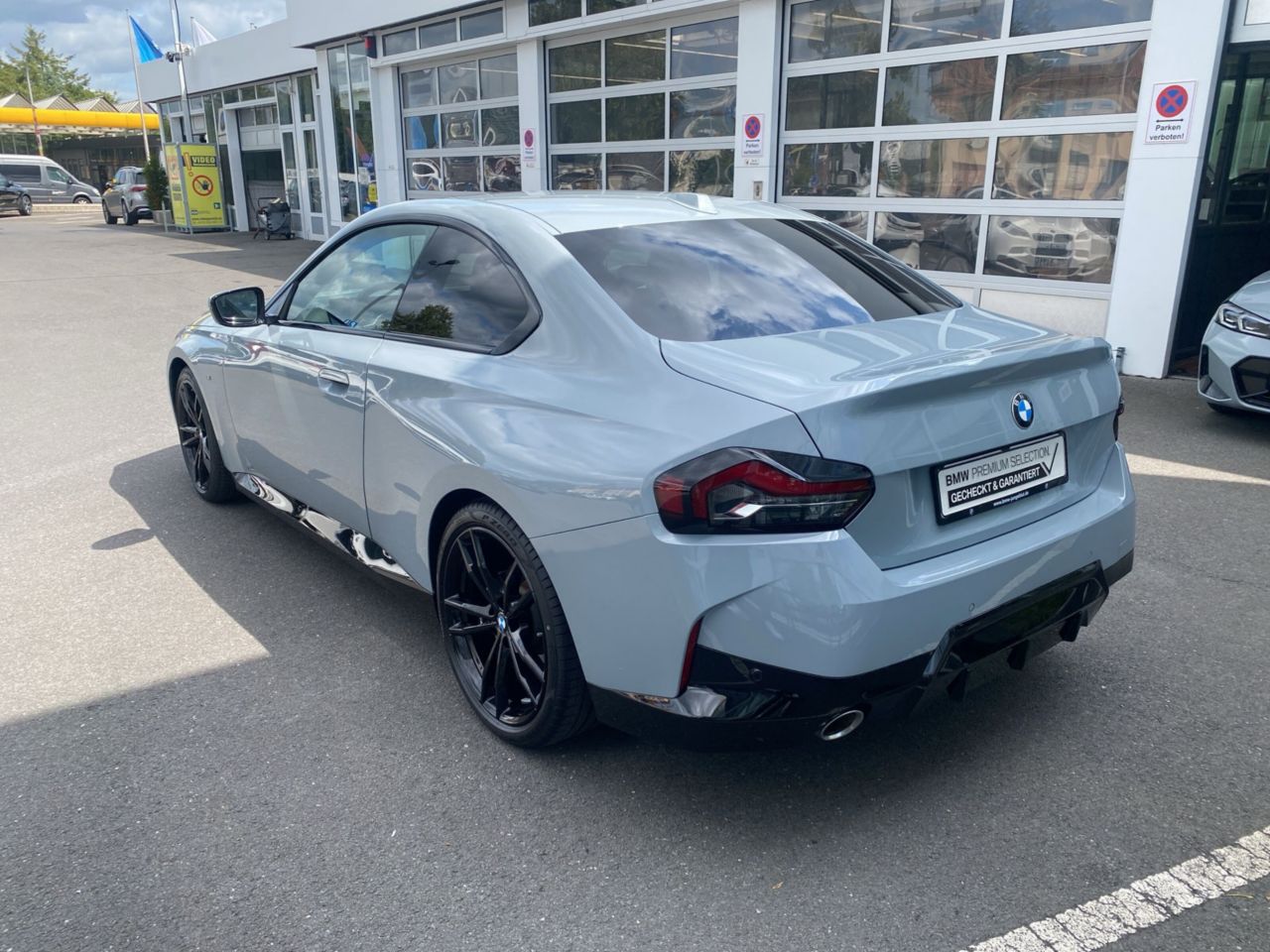 BMW 218