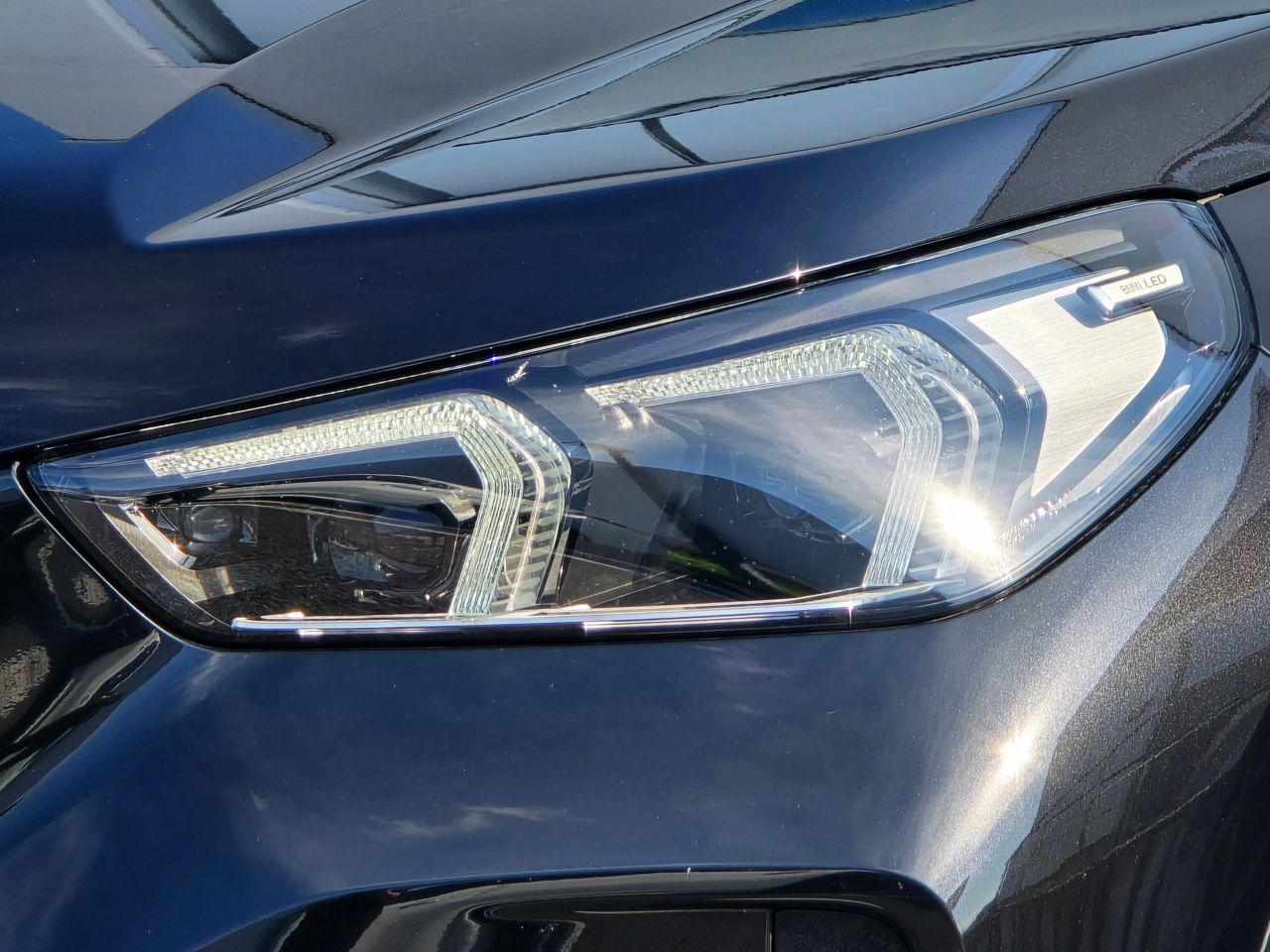 U11 iX1 xDrive30