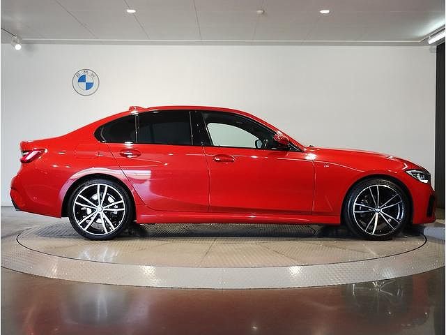 G20 320d xDrive RHD Saloon