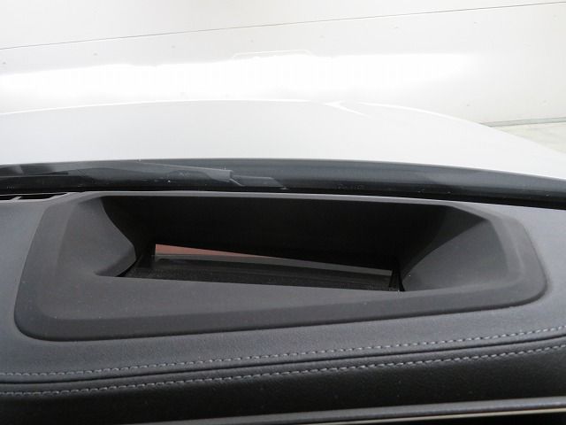 G** 4**i C********** B** 2**i RHD