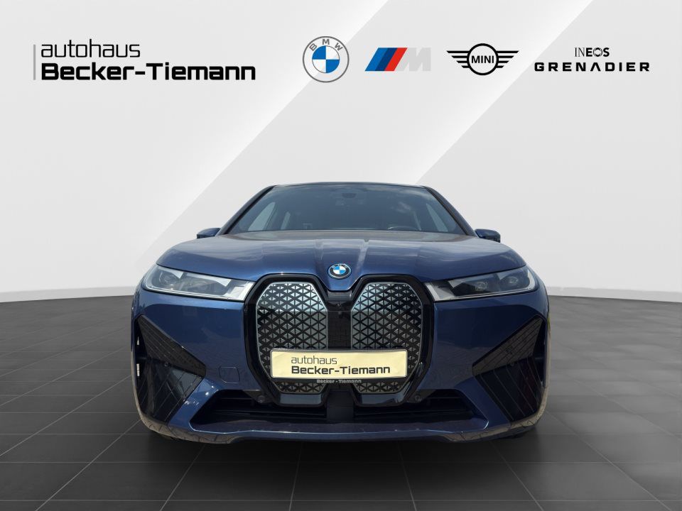 BMW iX