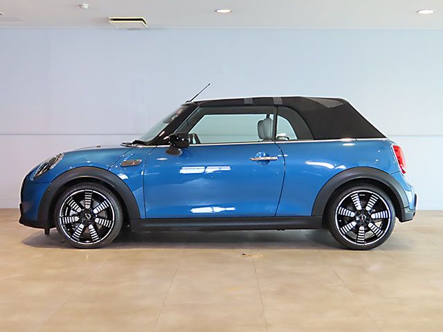 MINI Cooper S Convertible RHD