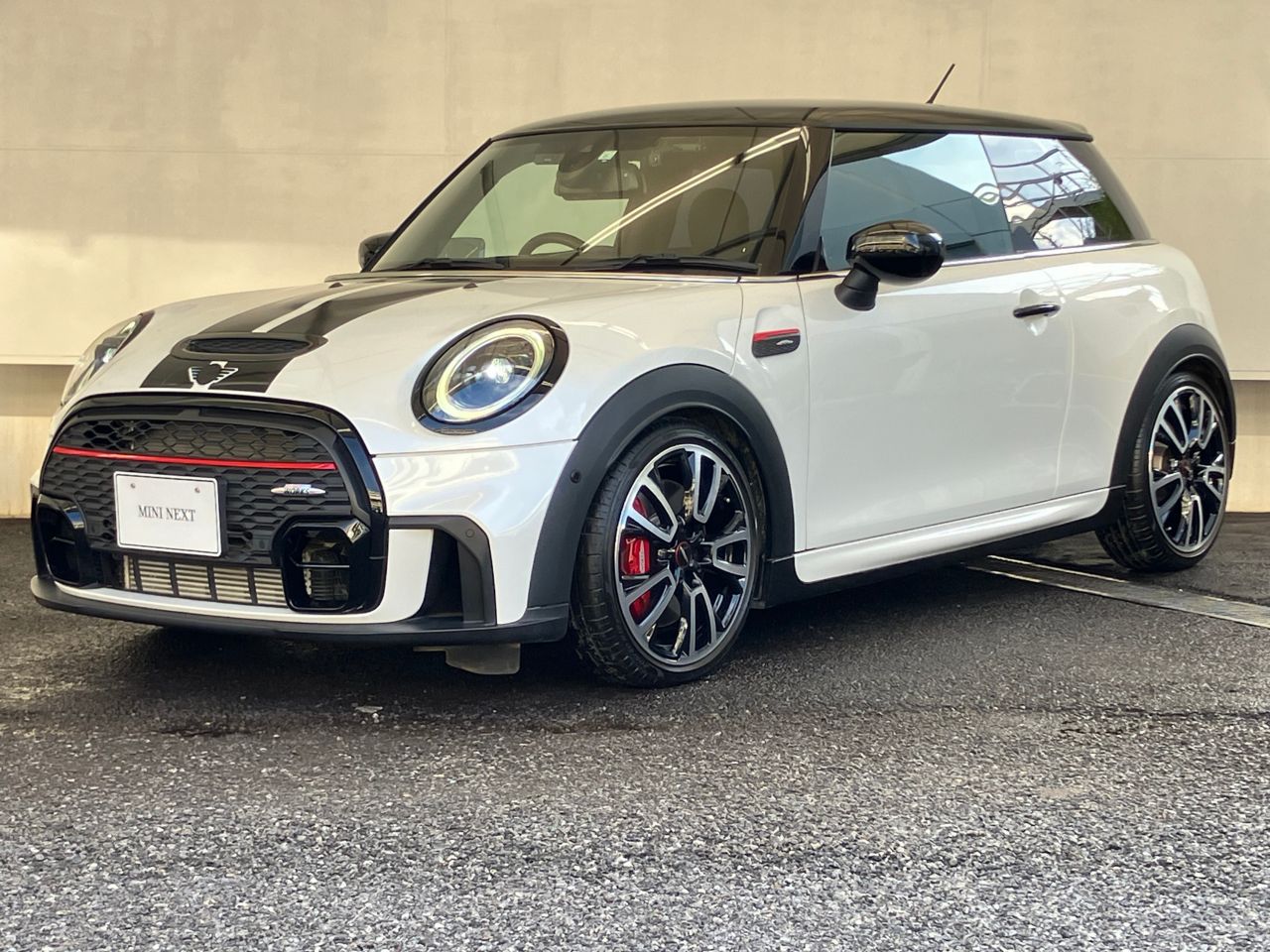 THE MINI JOHN COOPER WORKS.