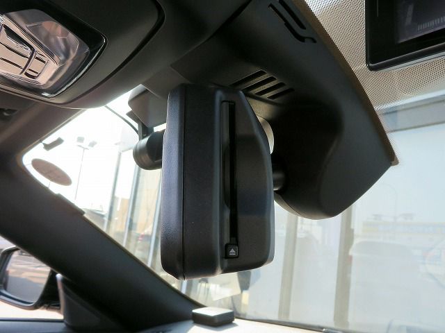 G29 z4 sDrive20i RHD