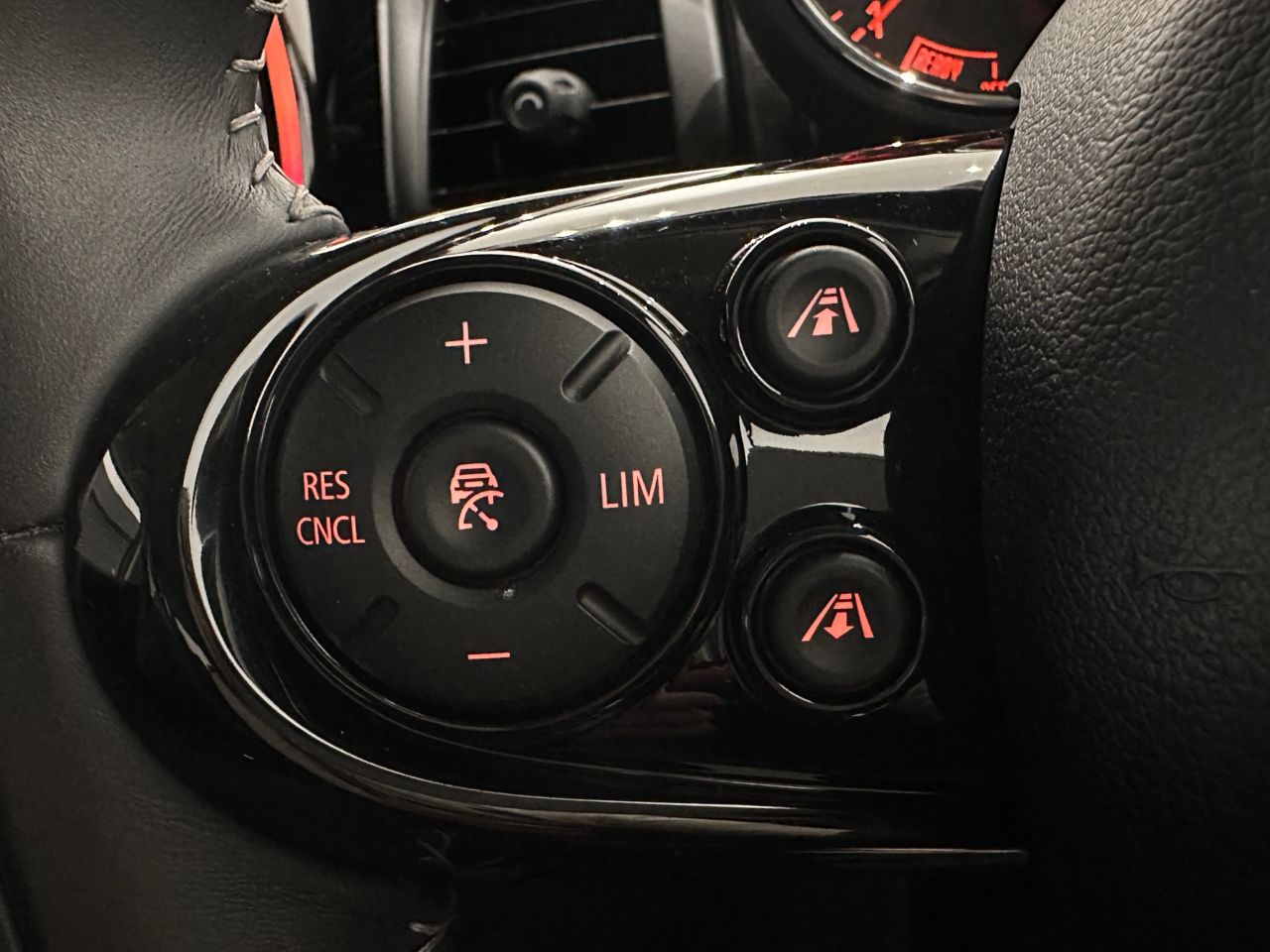 F55 COOPER S D(AT)