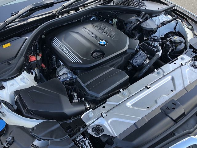 G20 320d xDrive RHD Saloon