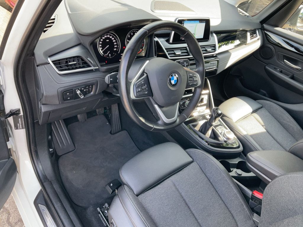 BMW 218