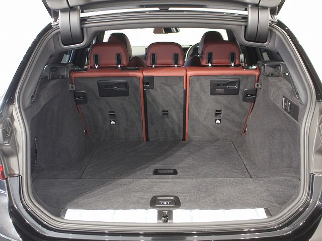 G21 M340i xDrive Touring LCI RHD
