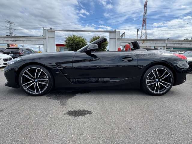 G29 z4 sDrive20i RHD