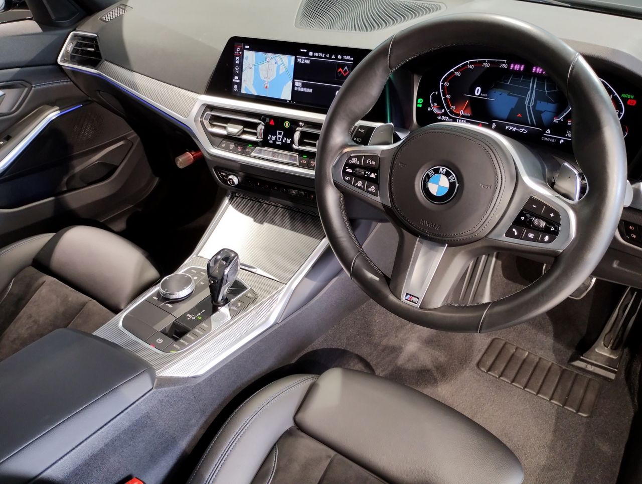 320i Sedan RHD