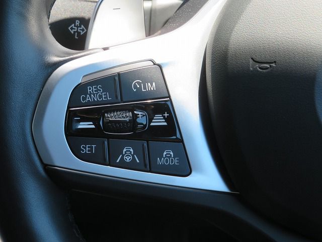 320d xDrive Berline RHD