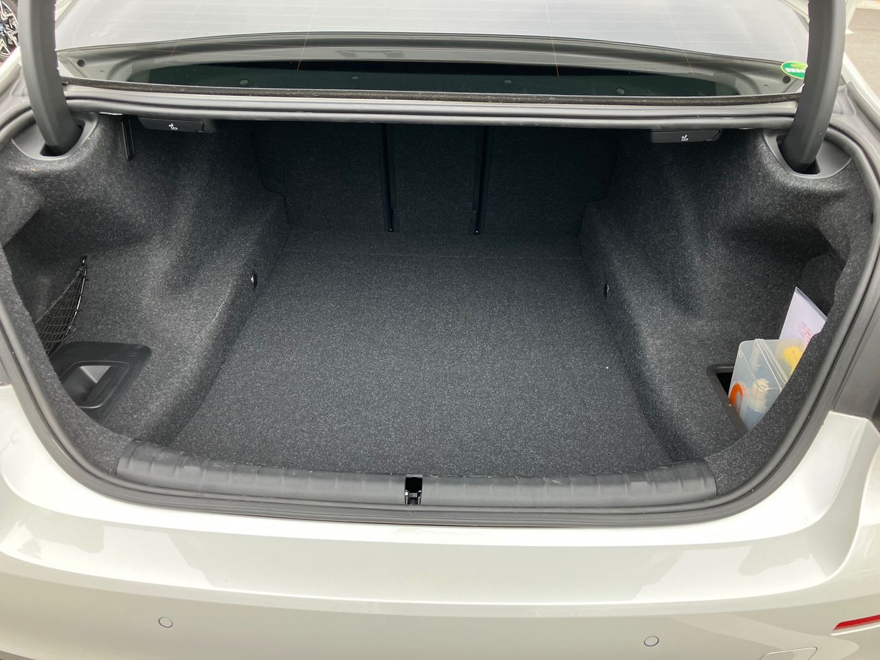 520d xDrive Sedan RHD