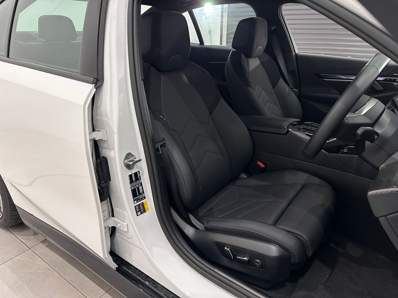BMW i5 M60 xDrive Sedan RHD