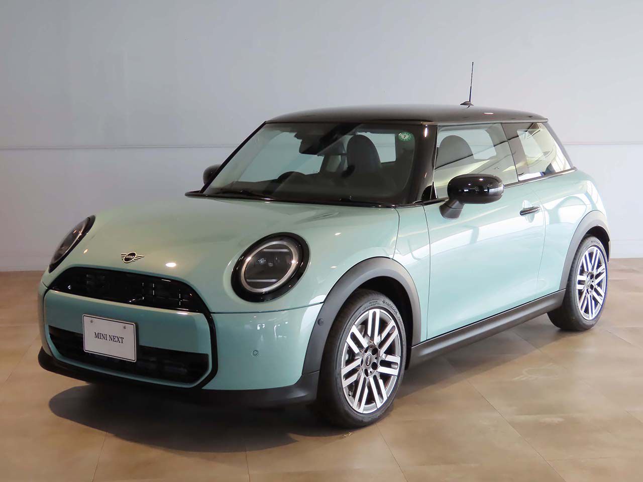 THE NEW MINI COOPER (3 DOOR) C