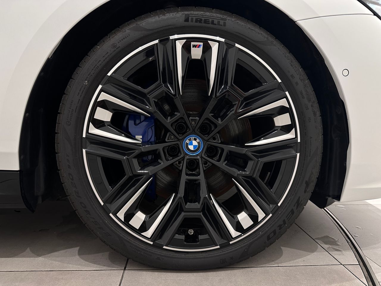 BMW i5 M60 xDrive Sedan RHD