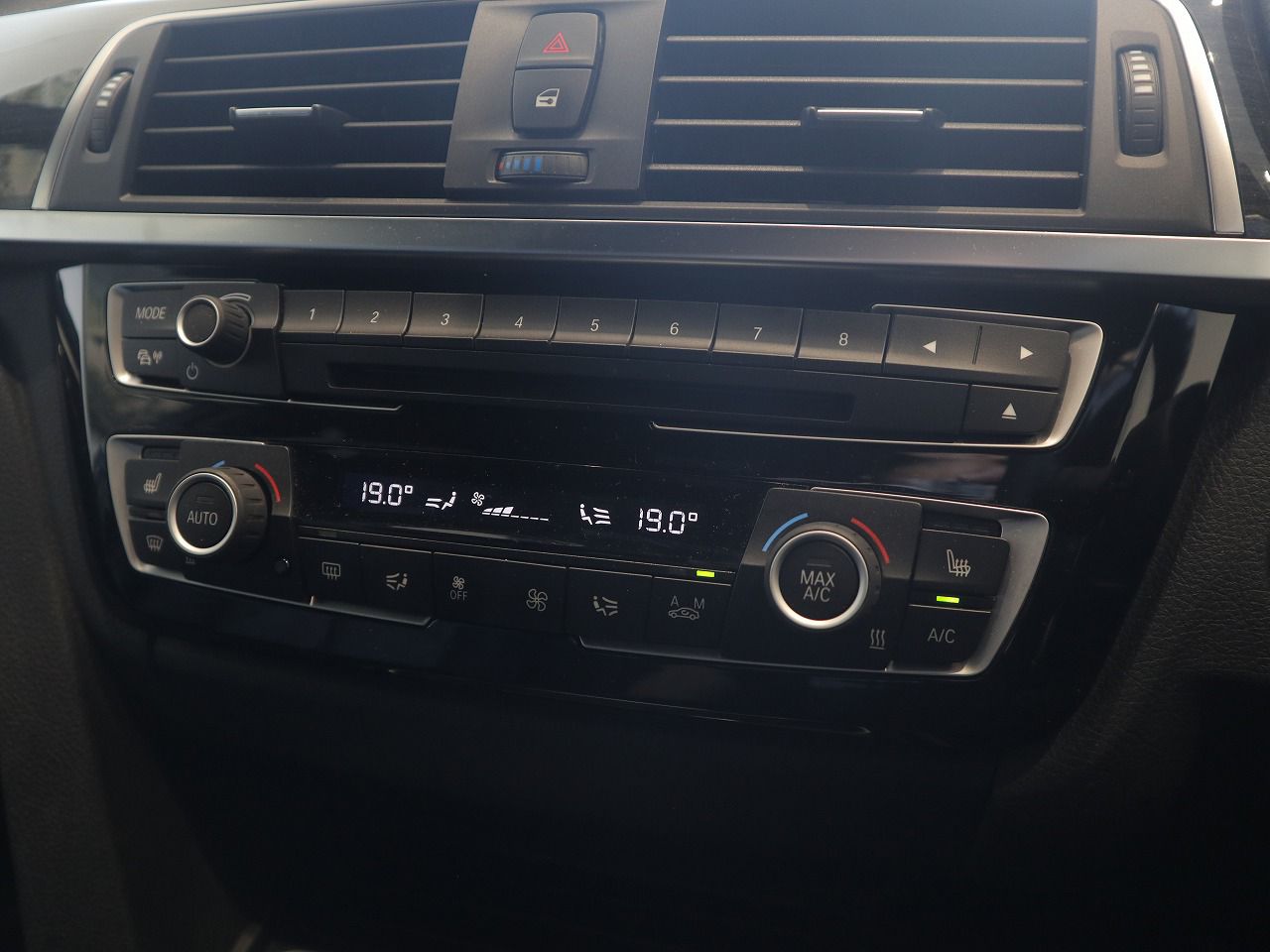 320I XDRIVE TOURING RHD