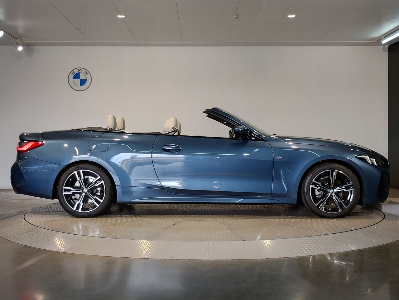 G** 4**i C********** B** 2**i RHD