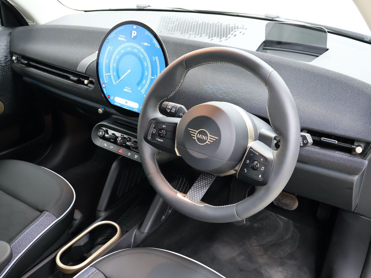 J01 MINI Cooper SE