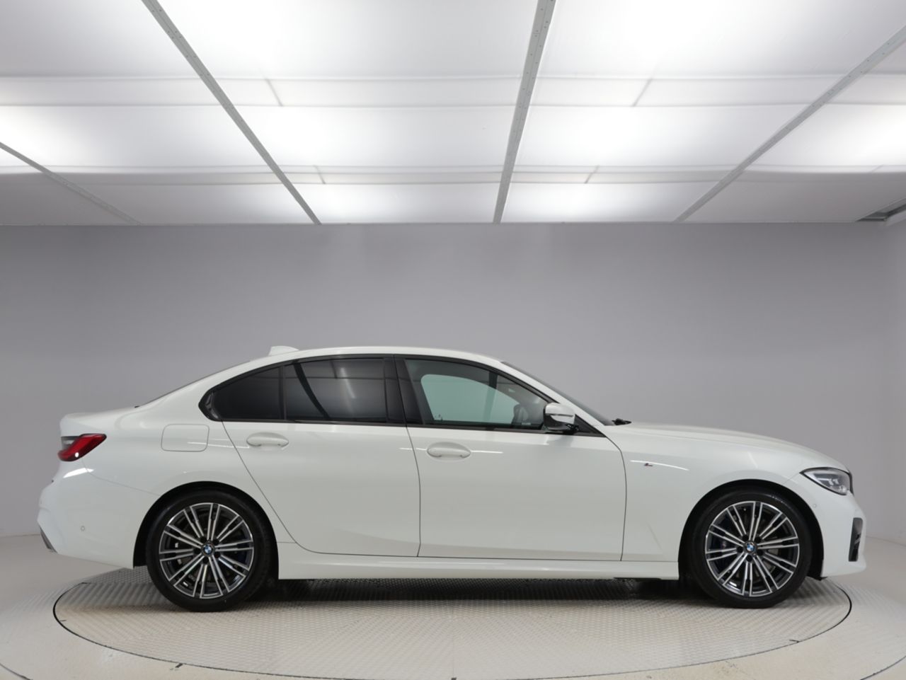 G20 330i Saloon RHD MX