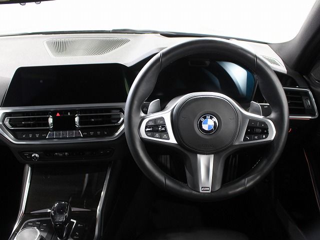 320i Sedan RHD