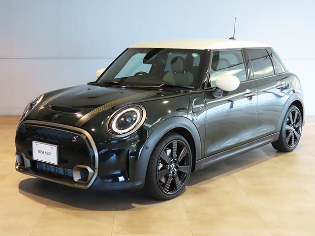 MINI COOPER S 5 DOOR RESOLUTE EDITION.