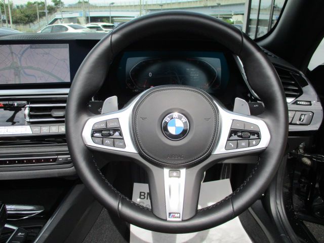 G29 z4 sDrive20i RHD