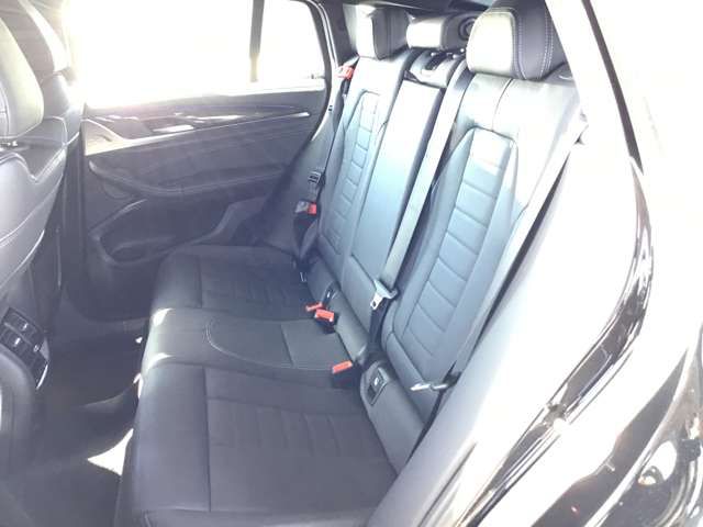 X4 M RHD