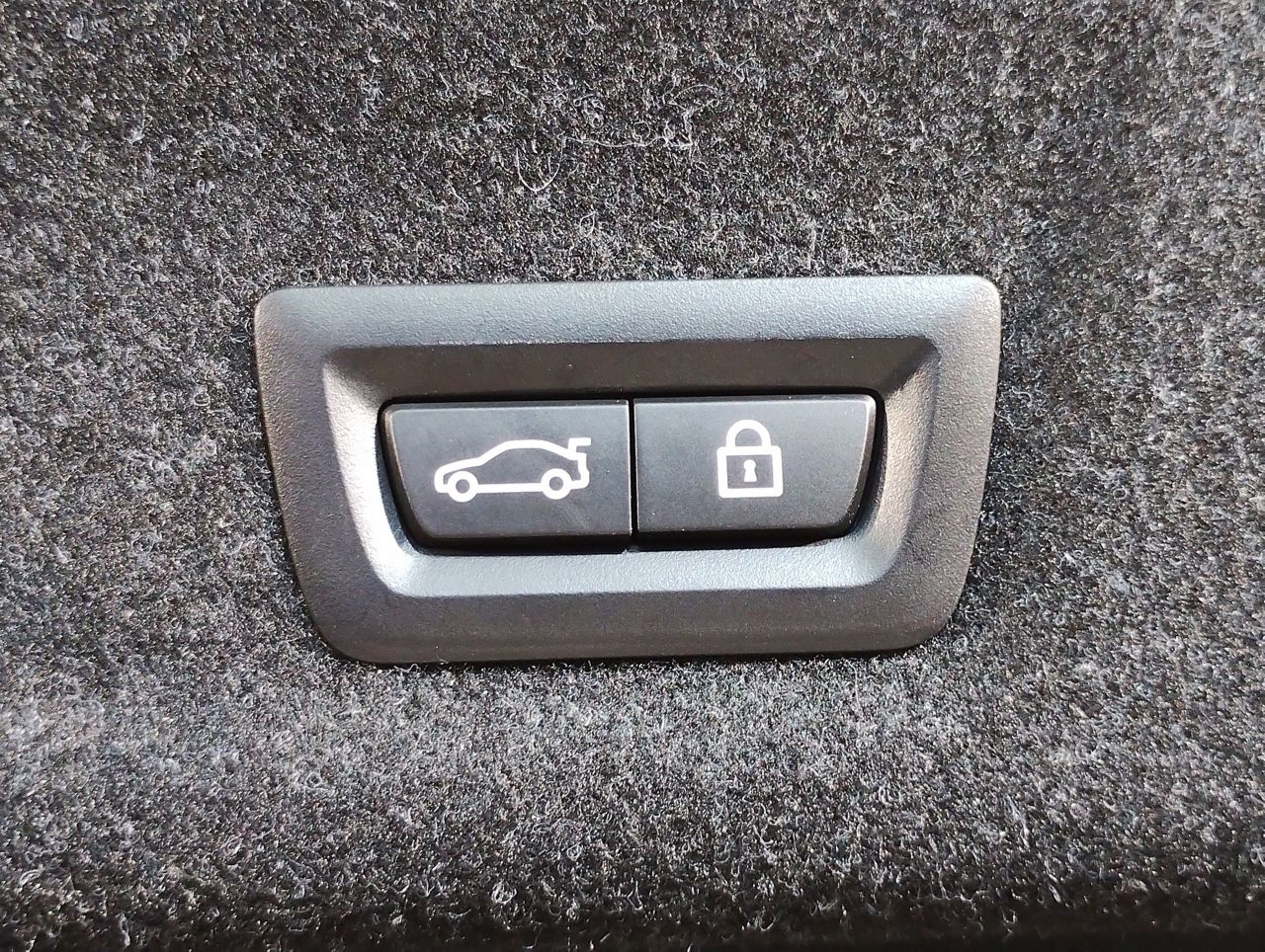 320d xDrive Berline RHD