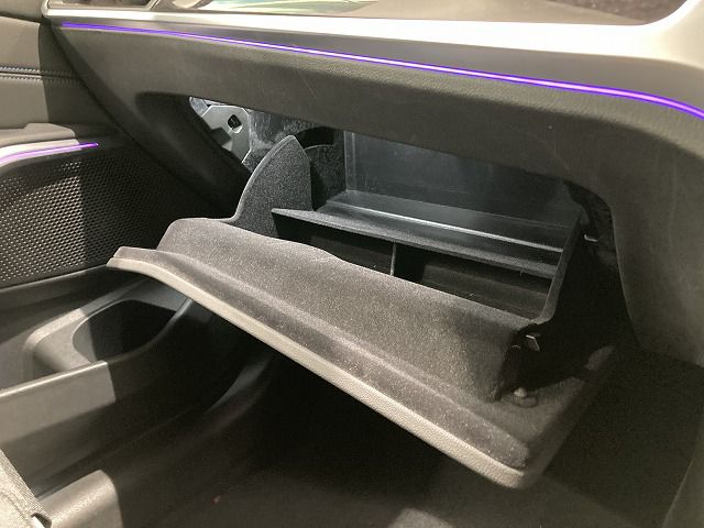 G20 320d xDrive RHD Saloon