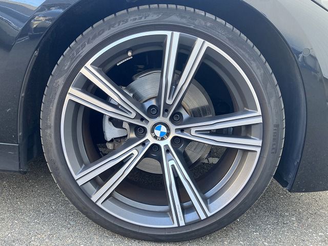 320d xDrive Berline RHD