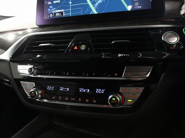 520d xDrive Touring RHD