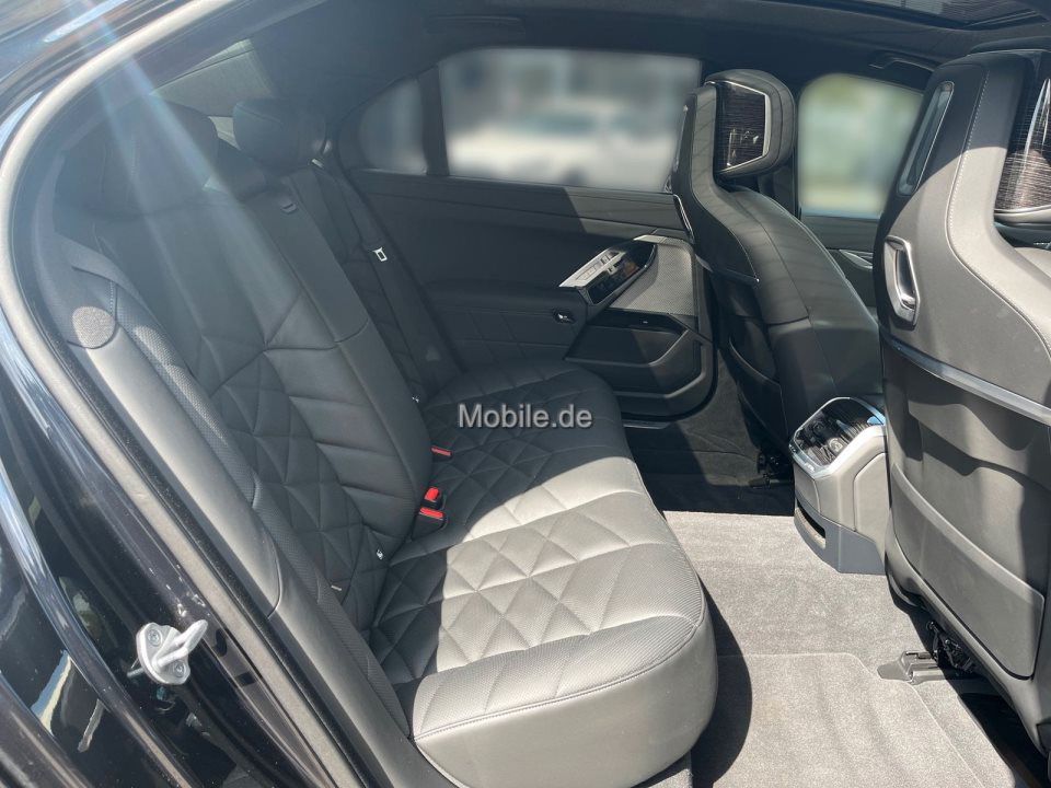 BMW 740