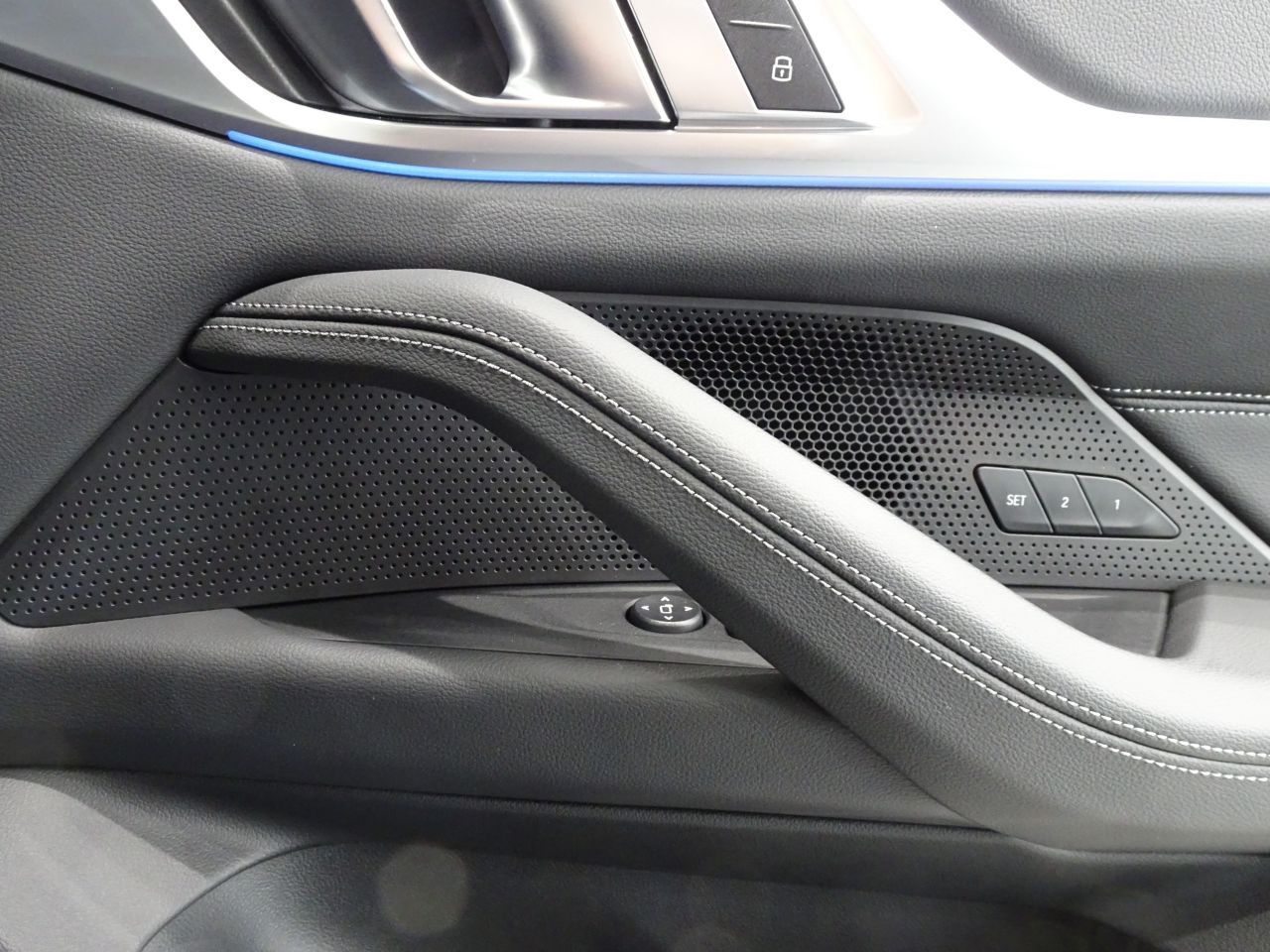 G26 i4 eDrive40 RHD