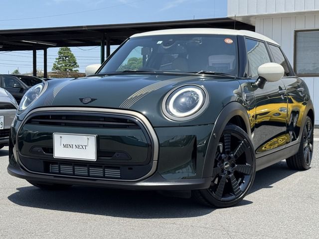 MINI COOPER 5 DOOR RESOLUTE EDITION.