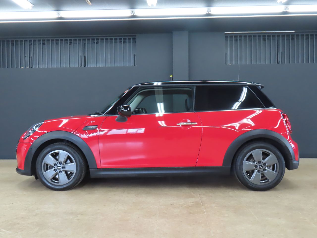 MINI Cooper F56 RHD